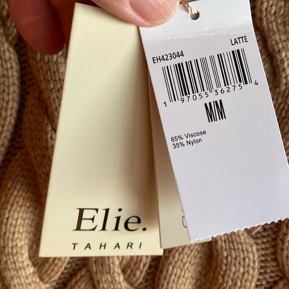 ELIE TAHARI NWT Cap Sleeve Crewneck Chunky Cable Knit Sage Green Sweater medium - Picture 12 of 13